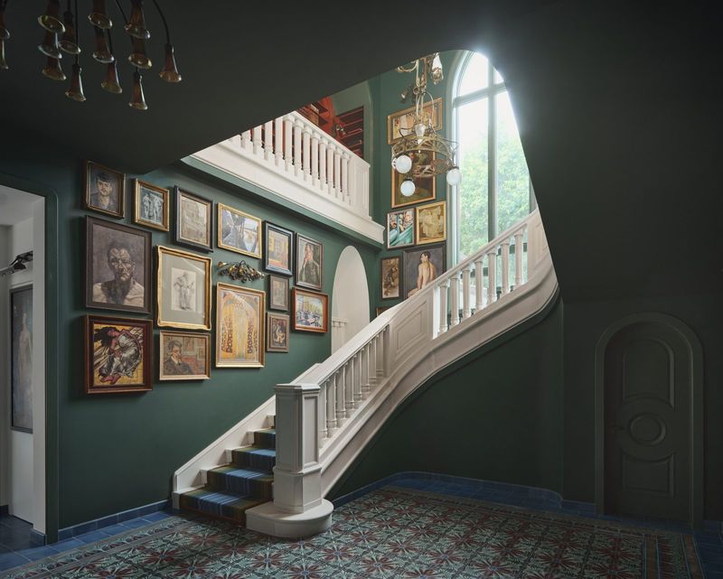 The gallery staircase